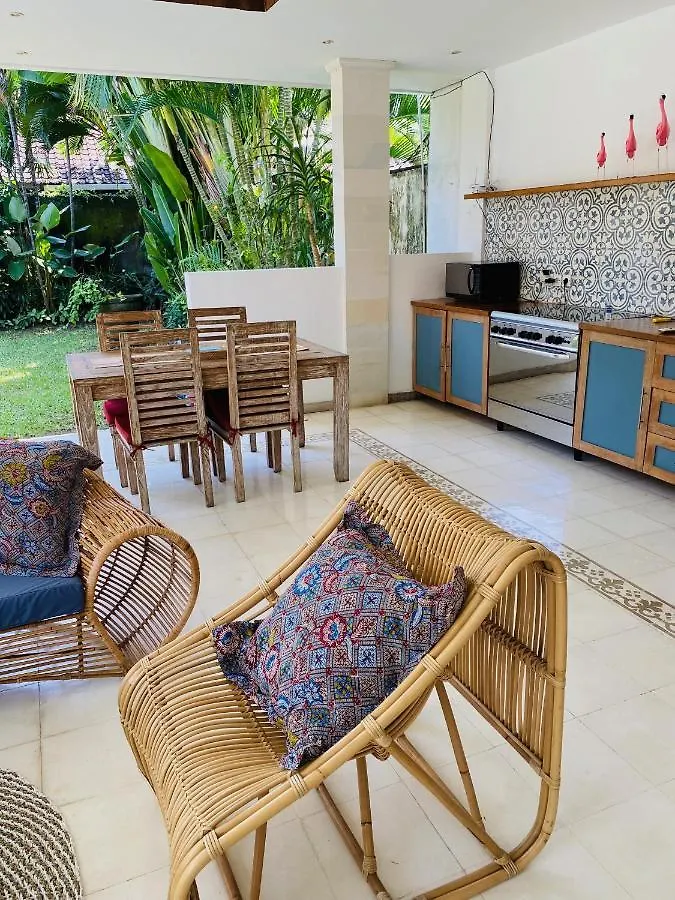 Villa Biru - 500M Batubelig Beach Canggu