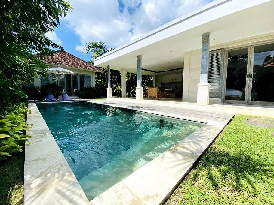 Villa Biru - 500M Batubelig Beach Canggu  Indonesia