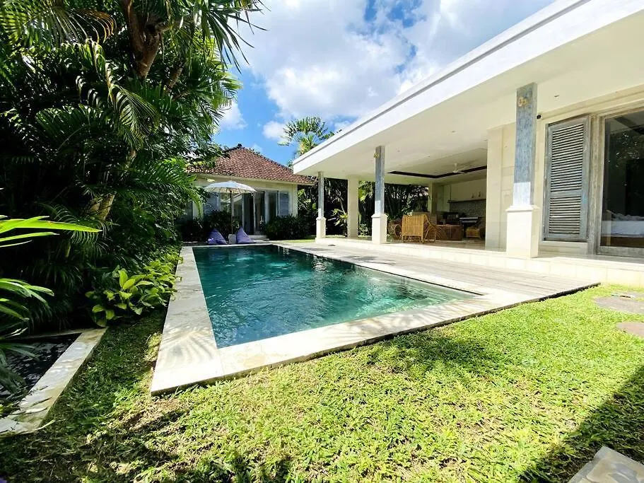 Villa Biru - 500M Batubelig Beach Canggu